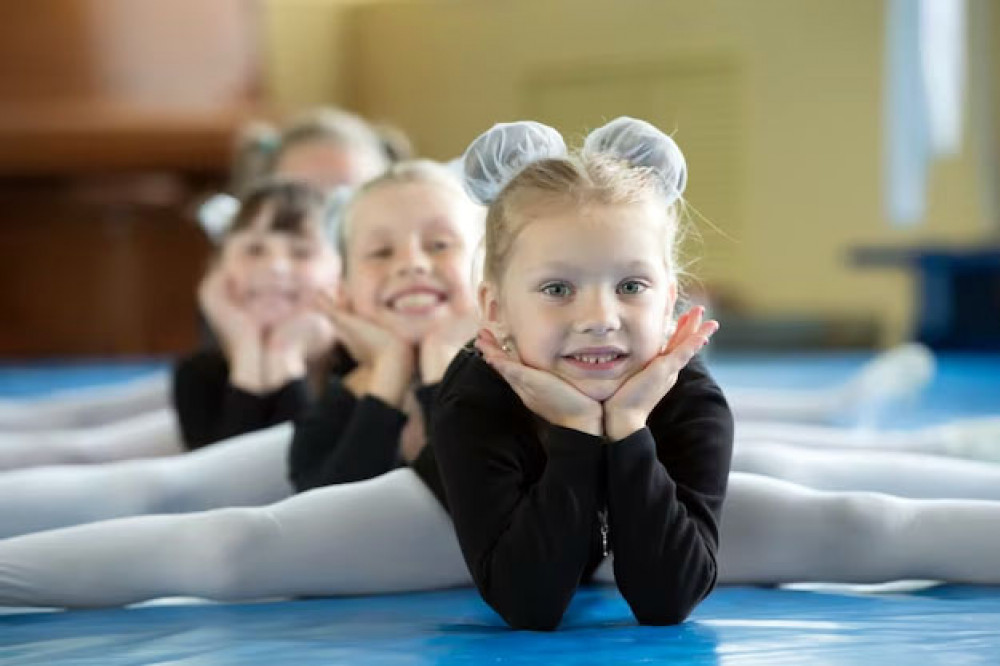 Gymnastics for Kids Let's Learn the Split Step | Fit Box Center Ajman